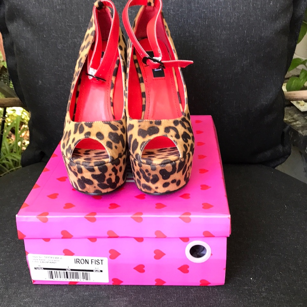 Iron Fist Lovecat Wedge leopard 6 BNIB